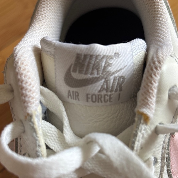 Nike Women's Air Force 1 Sneakers in White and Pink - Picture 6 of 6